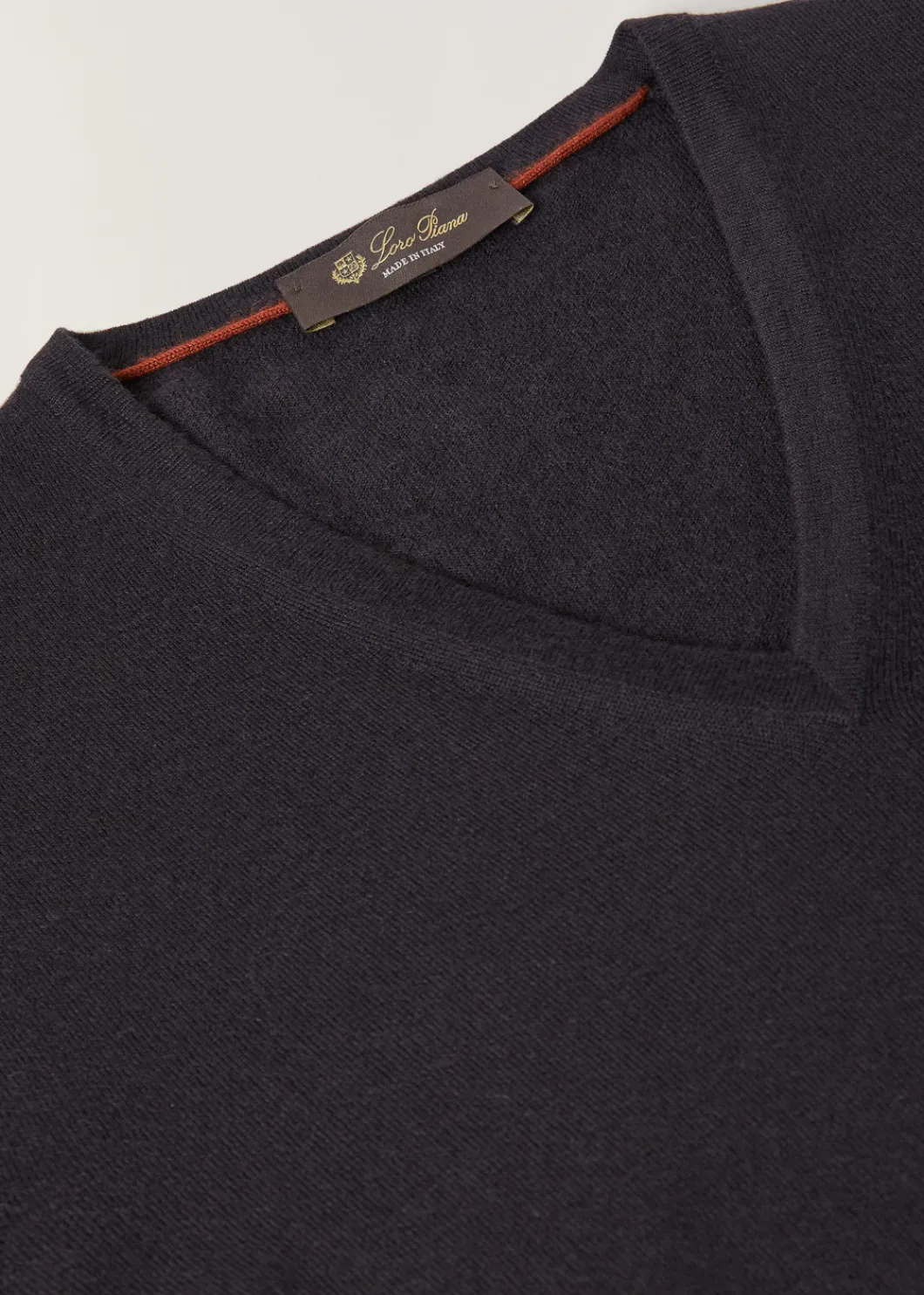 New Cash Light V Neck Man Knitwear