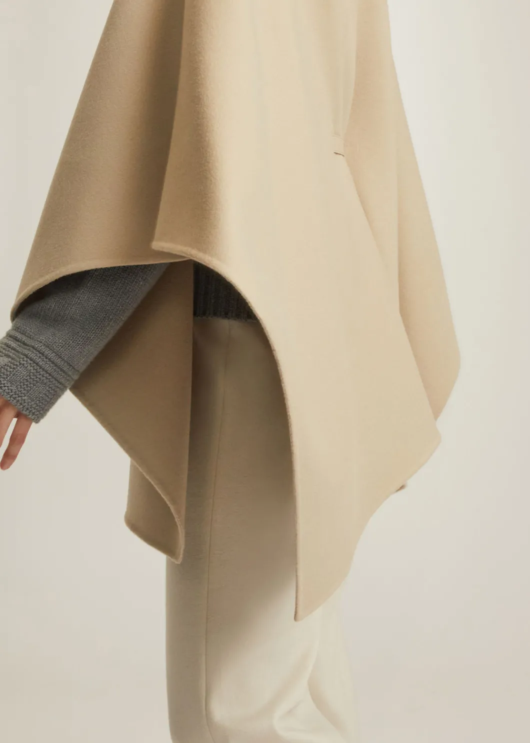 New Denice Cape Woman Coats & Capes