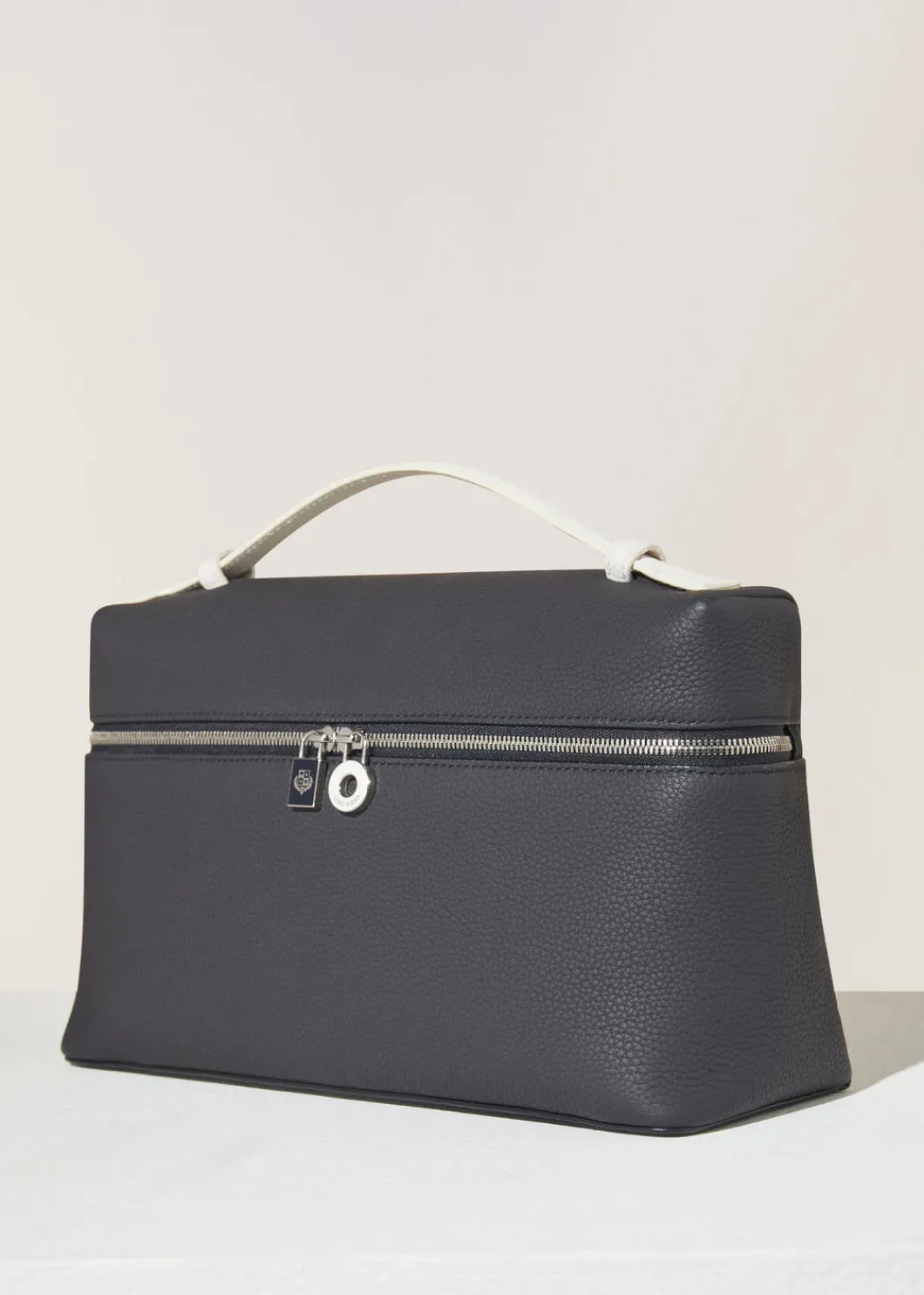 Shop Extra Pocket Pouch L 27 Woman Pouches