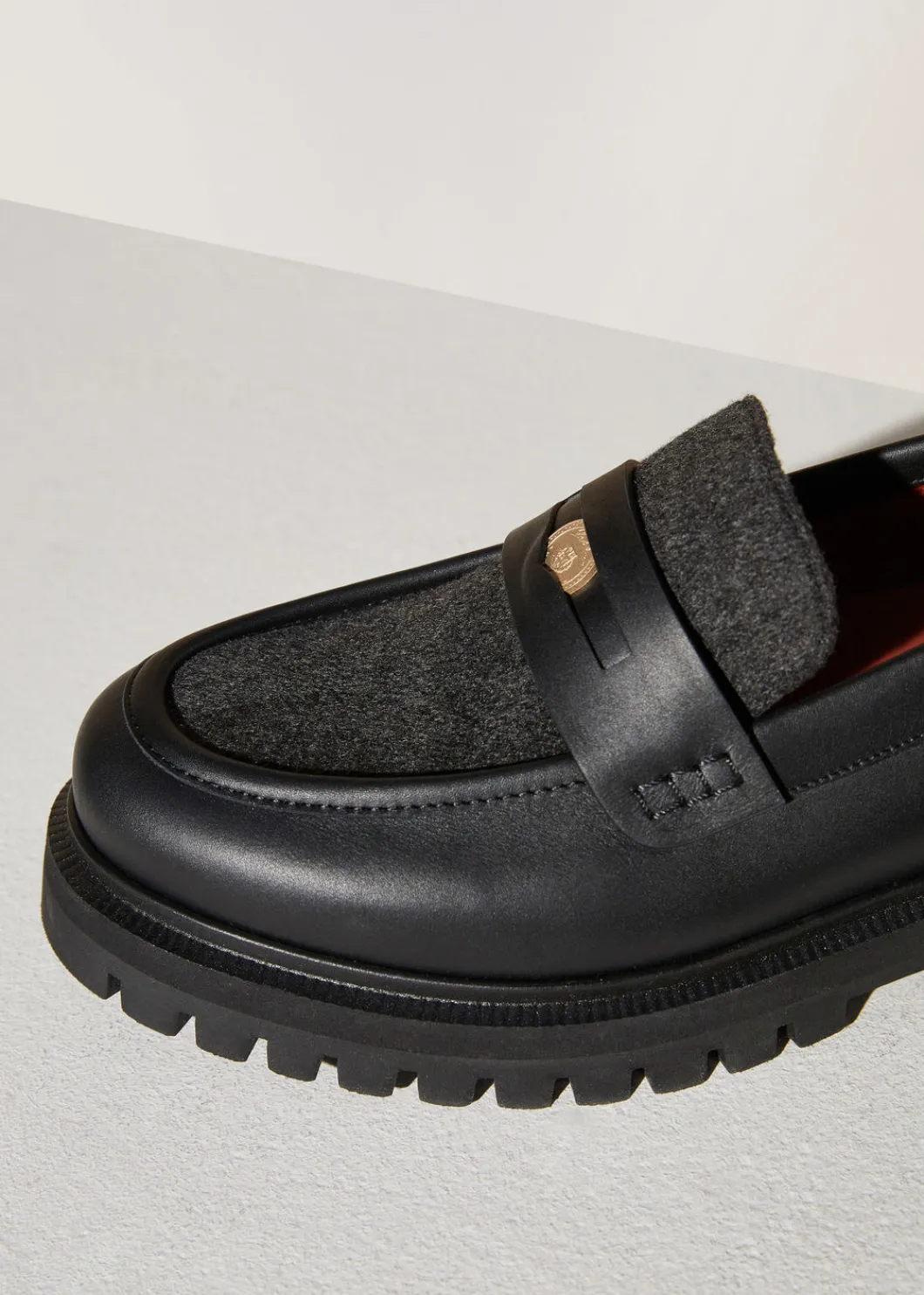Flash Sale Lomond Loafers Woman Loafers