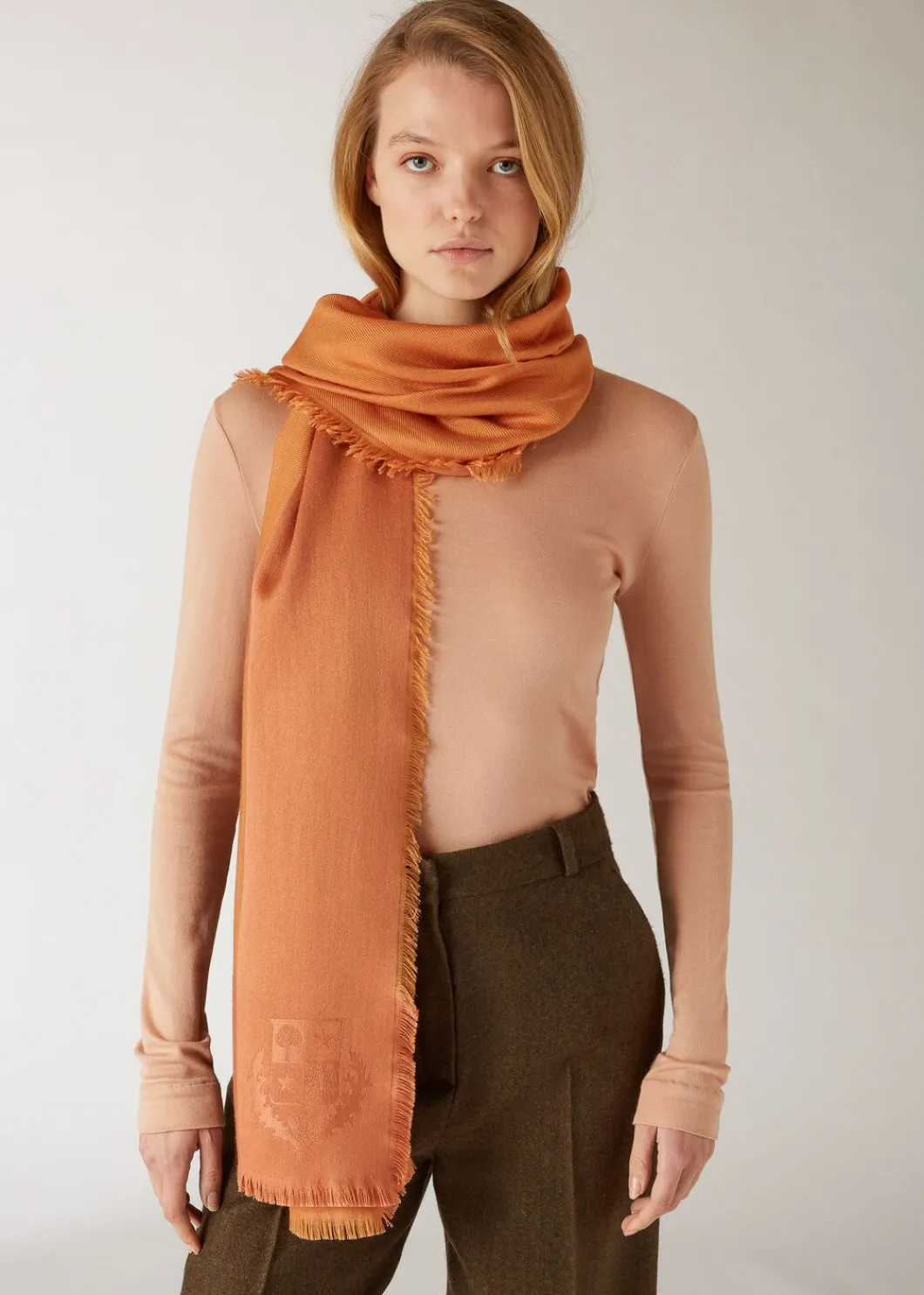 Best Sale Lp Crest Stole Woman Stoles