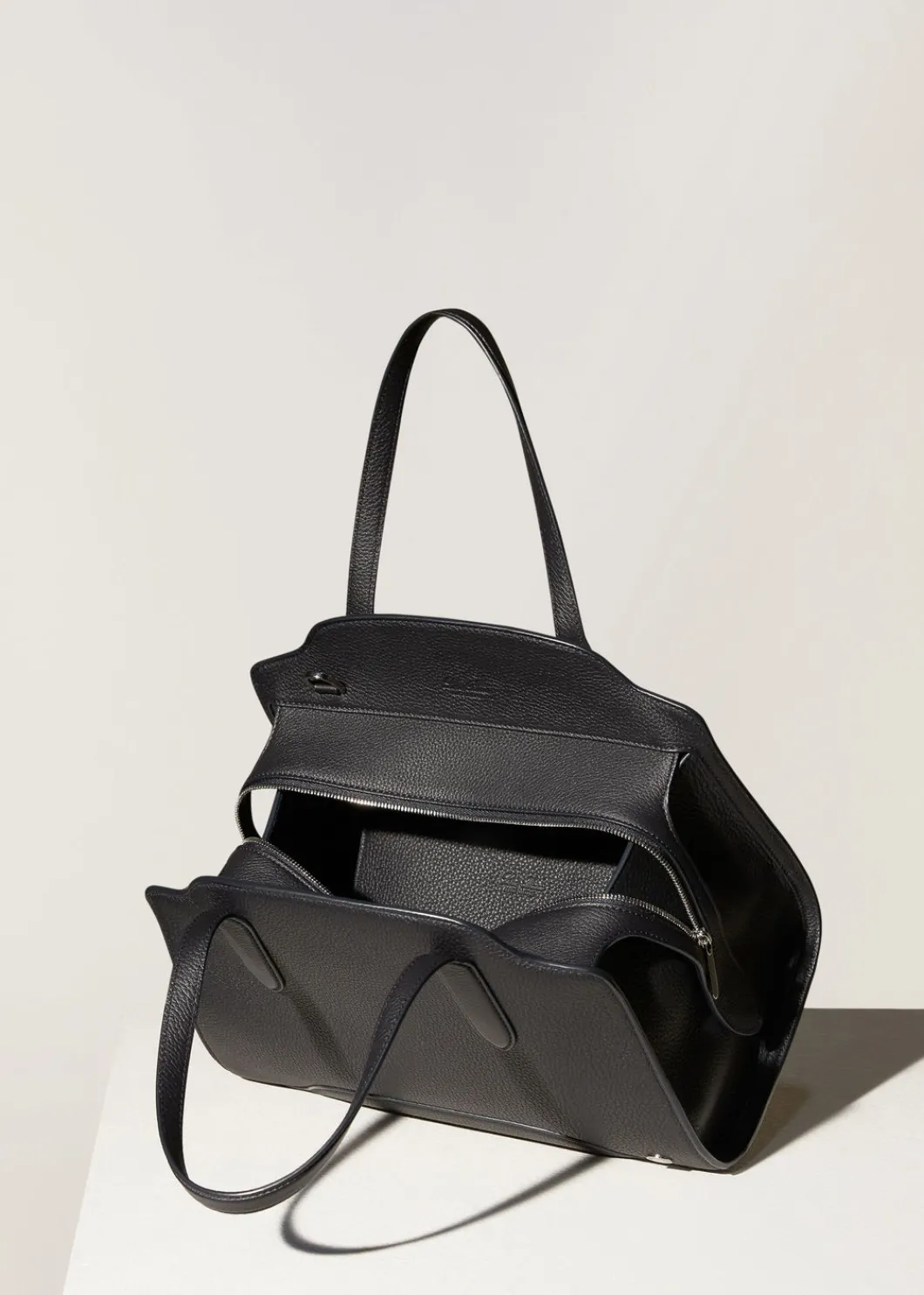 New Sesia Bag M Woman Top Handle And Totes