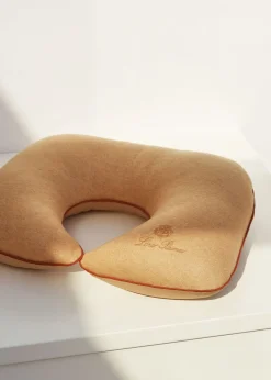 Best Travel Pillow Man Travel Set