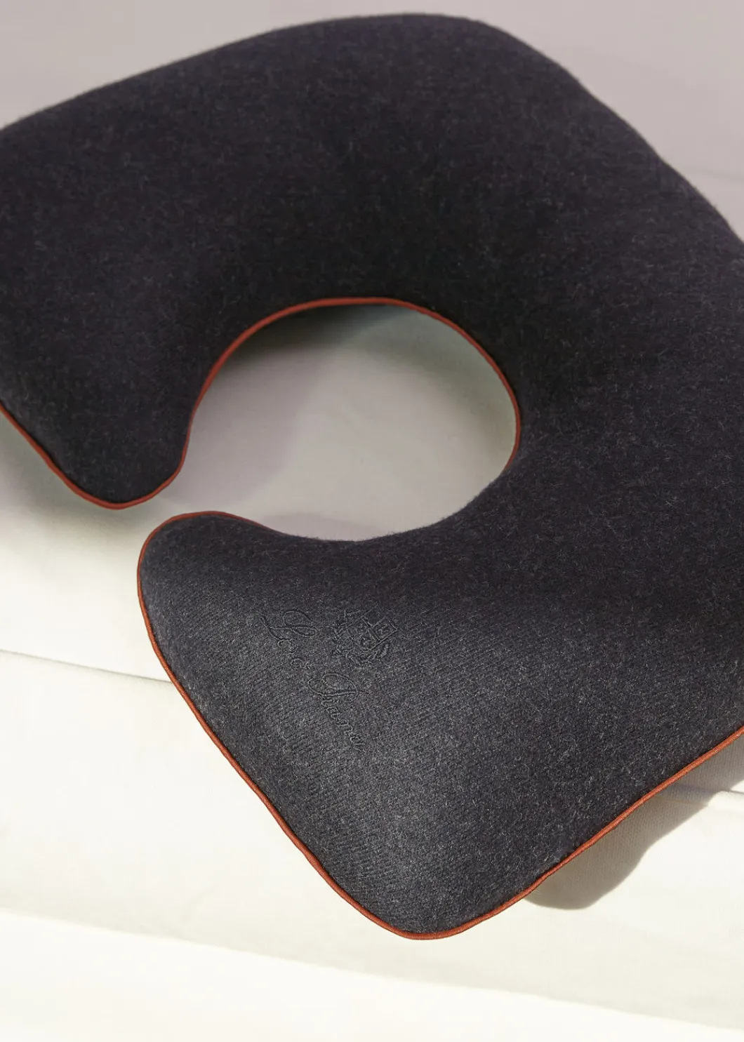 Best Sale Travel Pillow Man Travel Set