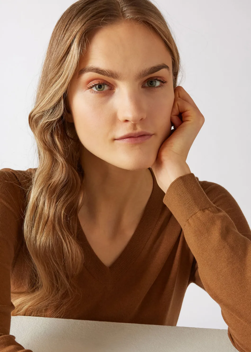 Best Vicuna 19 V-Neck Sweater Woman Knitwear
